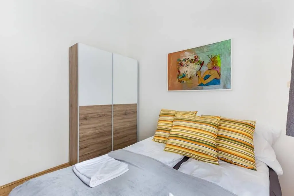 Your Well Deserved Happy Place With Love Apartment Budapest